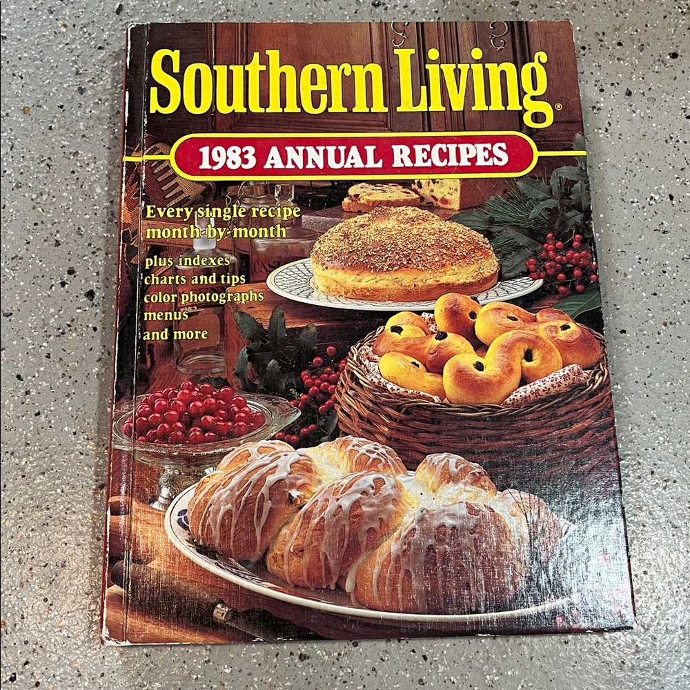 VINTAGE SOUTHERN LIVING 1983 MONTH TO MONTH RECIPES AND TIPS COOKBOOK
